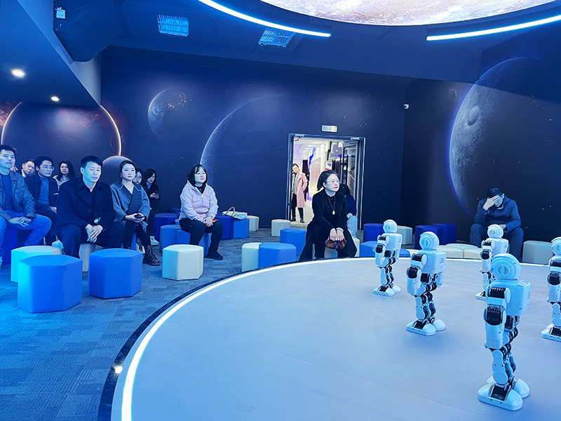 济南市妇联主席包昆到访浪潮探索中心