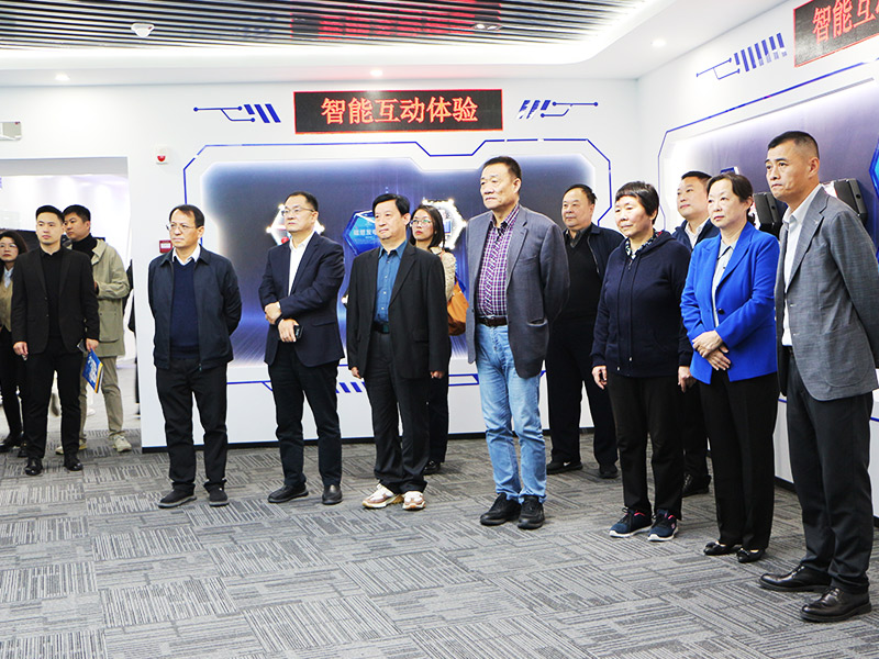 山东省计算机学会理事长杨波一行到访中心参观交流